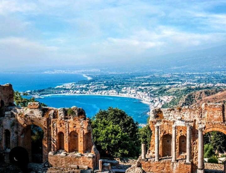 Mungi Bay, Flat With Sea View Roof Top Terrace Giardini-Naxos Extérieur photo